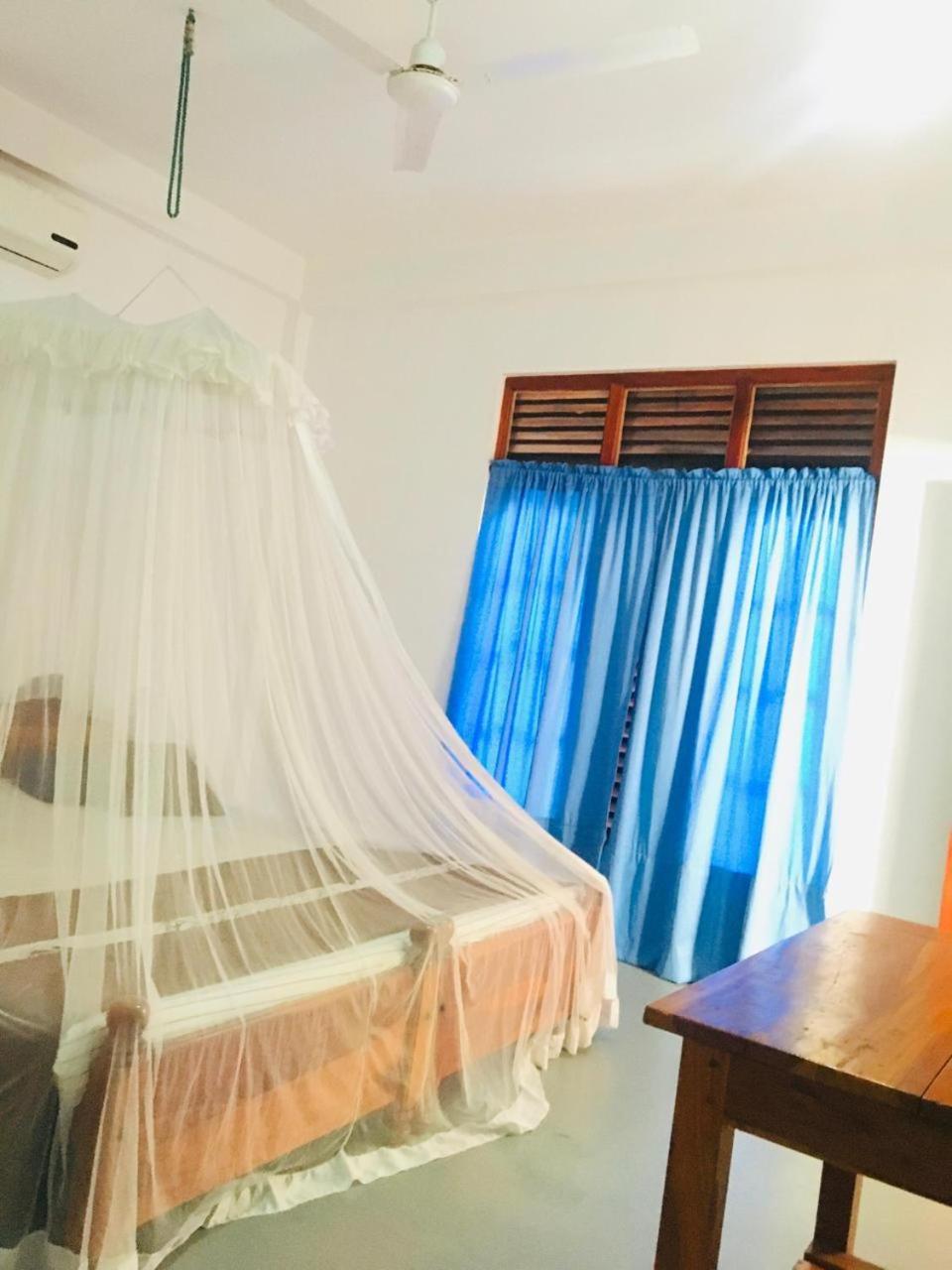 Sunrise Guest House & Restaurant Tangalle Exterior photo