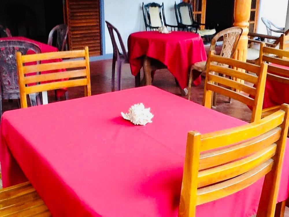 Sunrise Guest House & Restaurant Tangalle Exterior photo